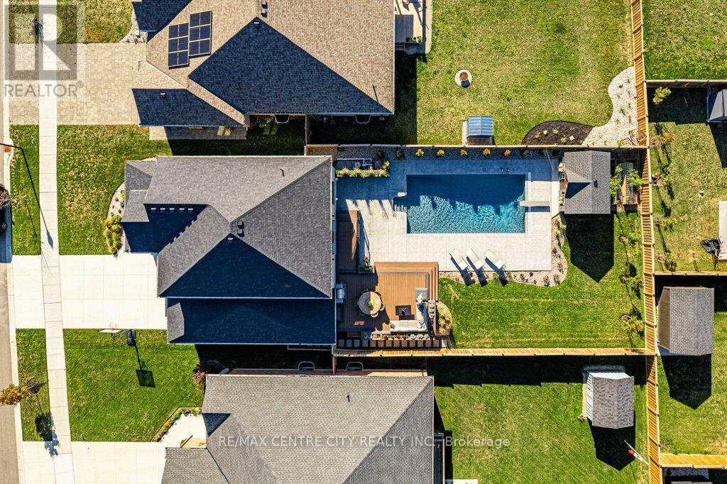 100 Foxborough Place, Thames Centre, Ontario  N0M 2P0 - Photo 45 - X12436975