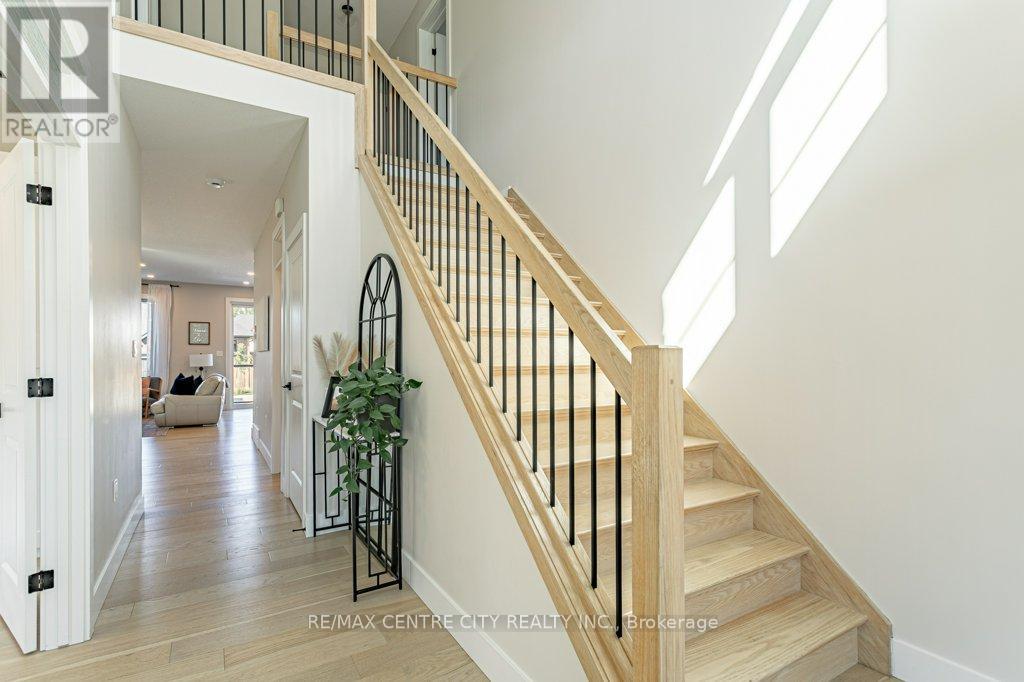 100 Foxborough Place, Thames Centre, Ontario  N0M 2P0 - Photo 7 - X12436975