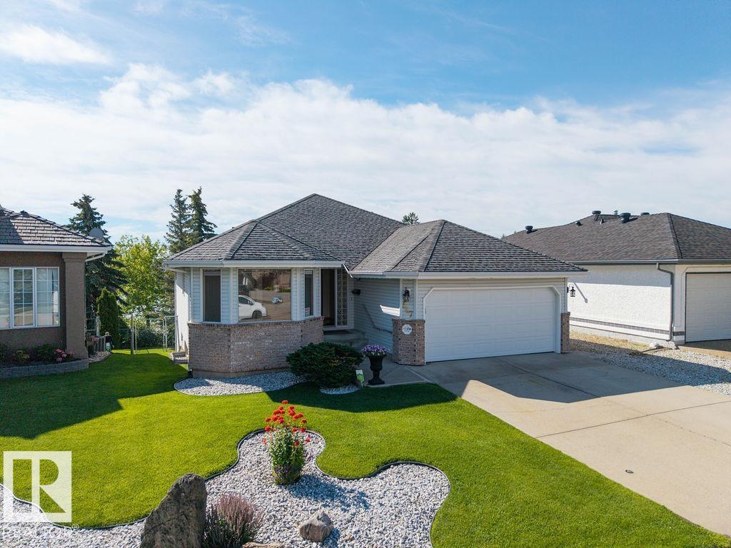 547 Twin Brooks Ba Nw, Edmonton, Alberta  T6J 6X3 - Photo 2 - E4460190