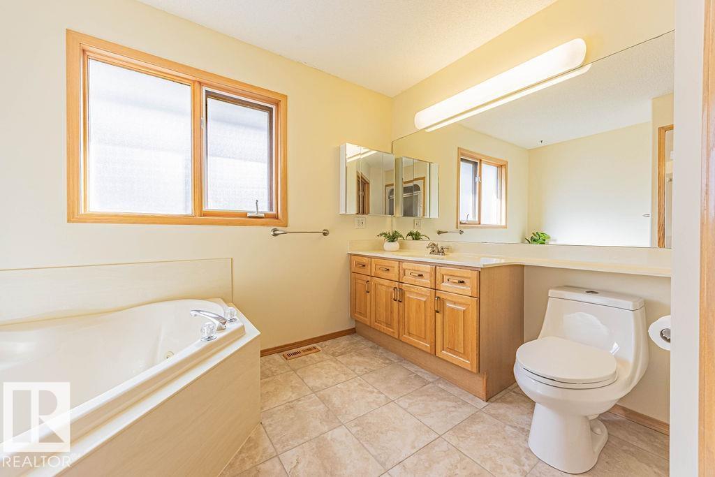 547 Twin Brooks Ba Nw, Edmonton, Alberta  T6J 6X3 - Photo 19 - E4460190