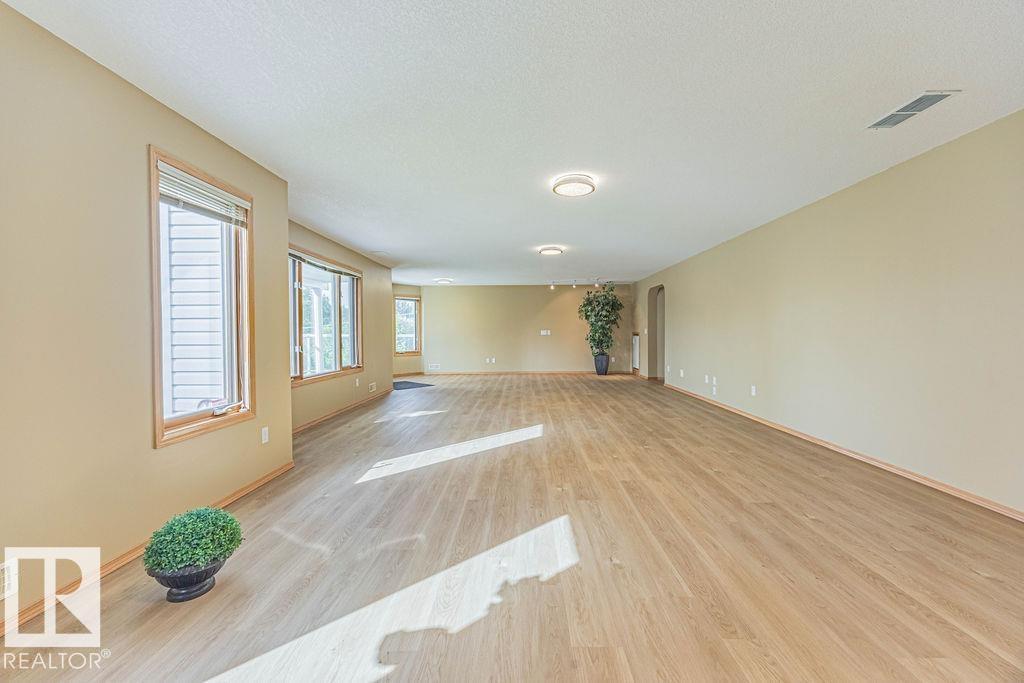 547 Twin Brooks Ba Nw, Edmonton, Alberta  T6J 6X3 - Photo 34 - E4460190