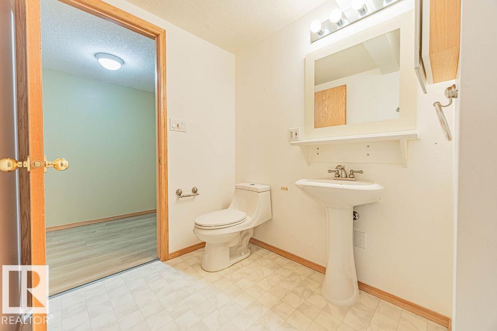 547 Twin Brooks Ba Nw, Edmonton, Alberta  T6J 6X3 - Photo 39 - E4460190
