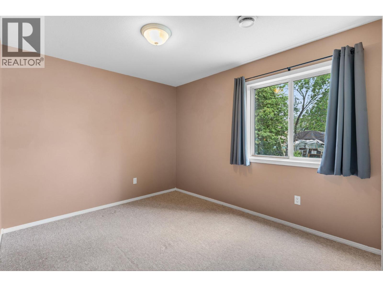 305 Snowsell Street N Kelowna Photo 22