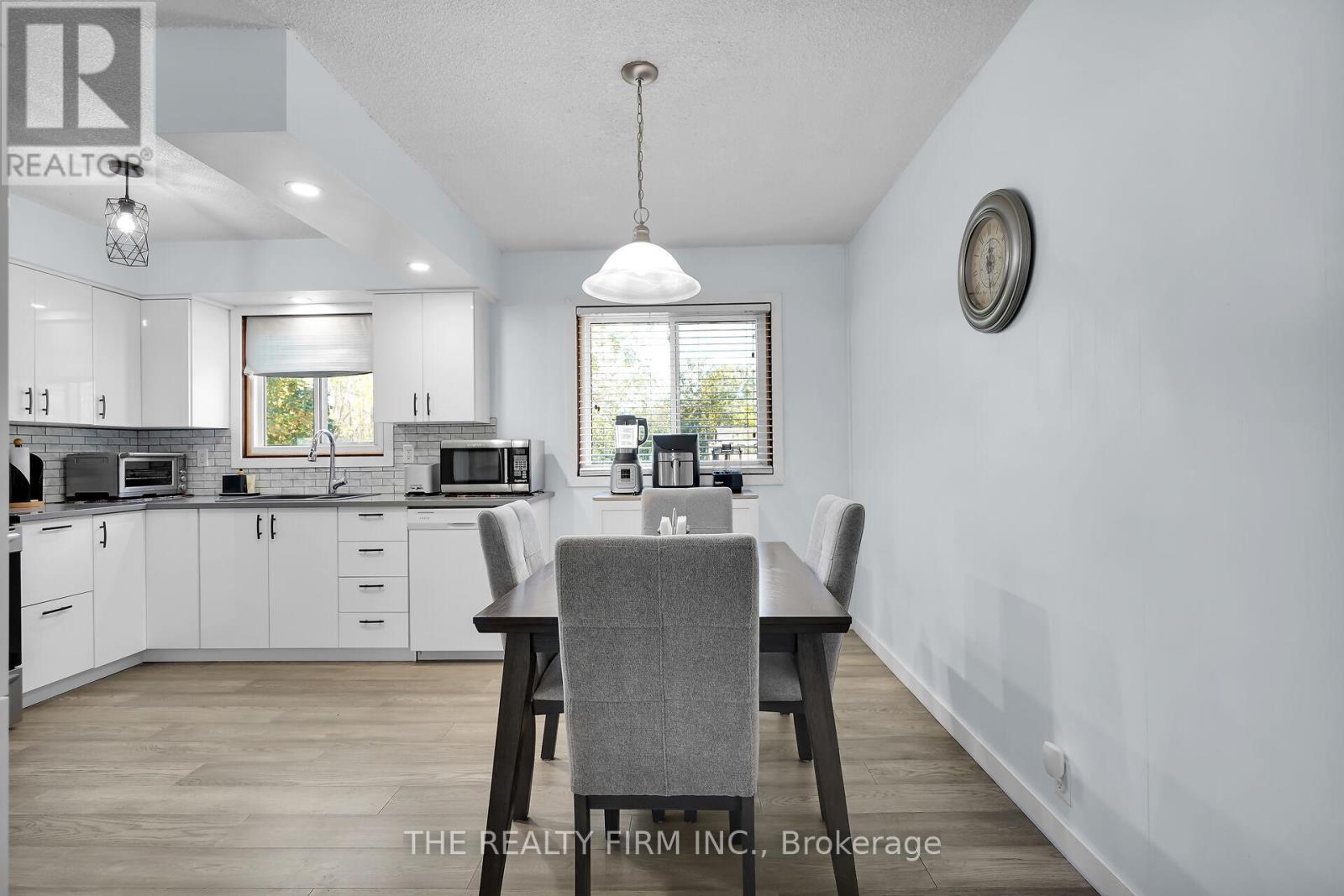 86 Mackay Avenue, London South, Ontario  N6J 2V6 - Photo 10 - X12437040