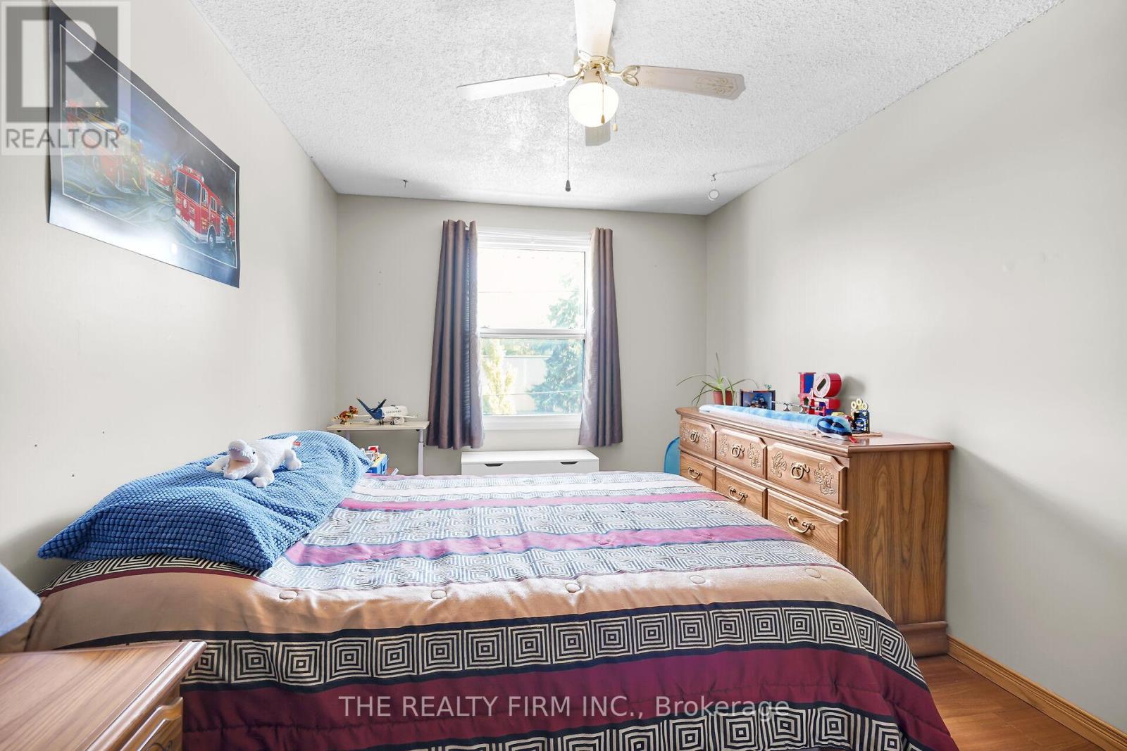 86 Mackay Avenue, London South, Ontario  N6J 2V6 - Photo 17 - X12437040