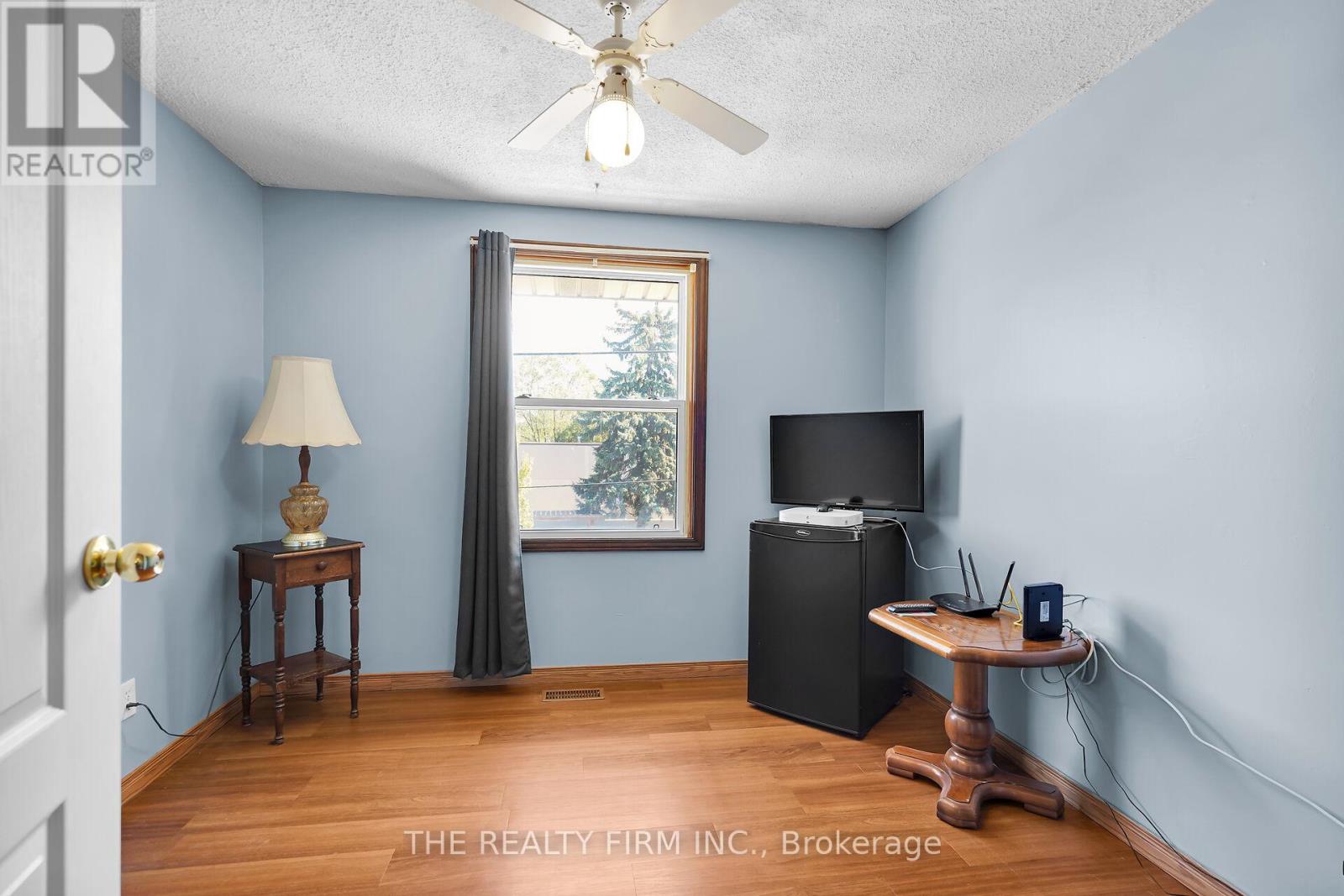 86 Mackay Avenue, London South, Ontario  N6J 2V6 - Photo 22 - X12437040