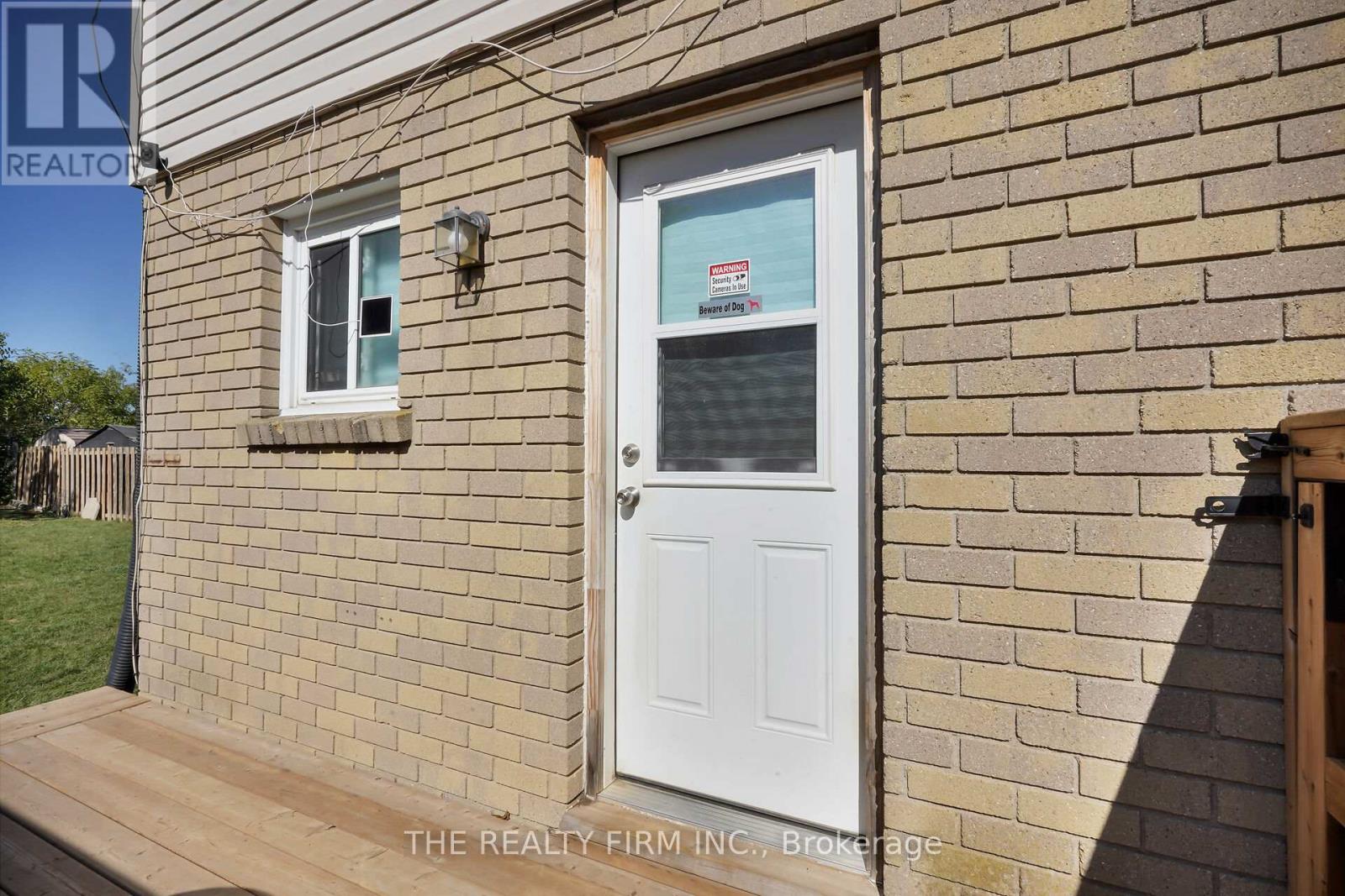 86 Mackay Avenue, London South, Ontario  N6J 2V6 - Photo 33 - X12437040