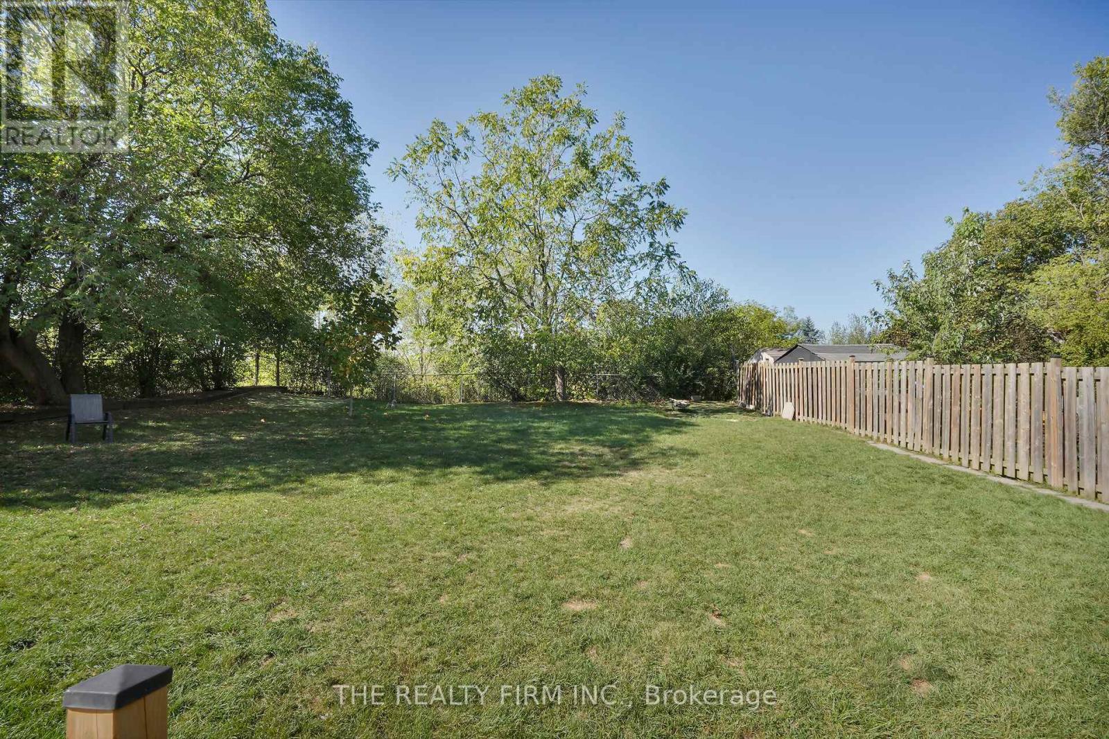 86 Mackay Avenue, London South, Ontario  N6J 2V6 - Photo 36 - X12437040