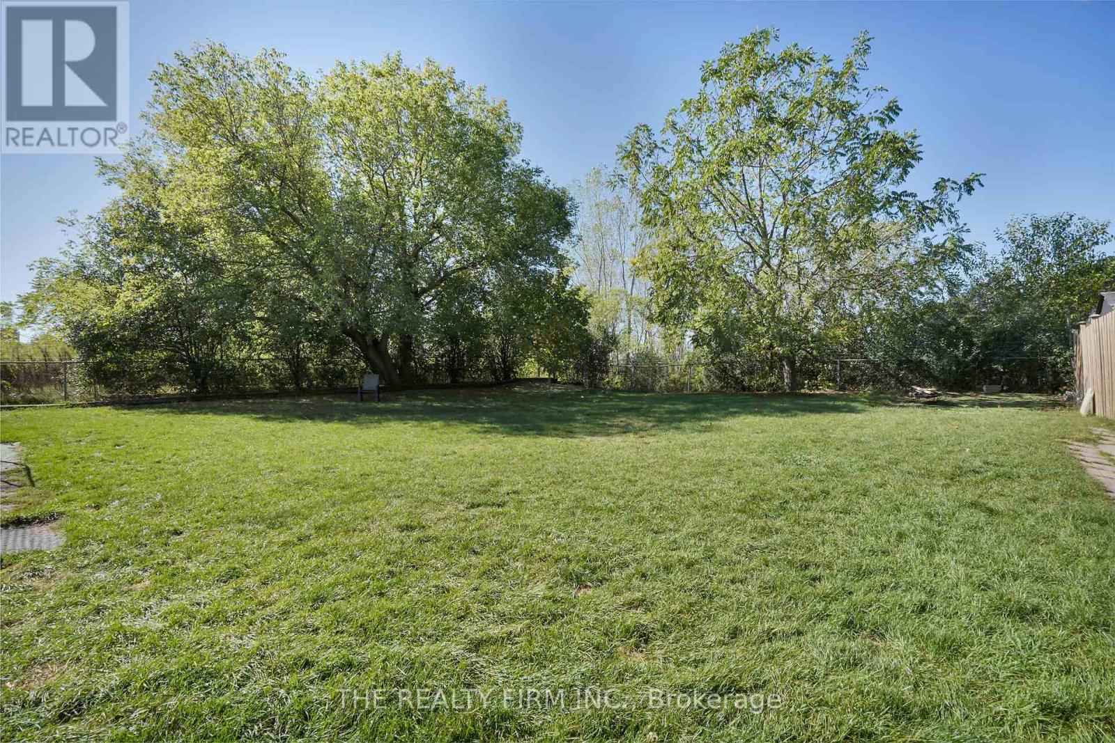 86 Mackay Avenue, London South, Ontario  N6J 2V6 - Photo 38 - X12437040