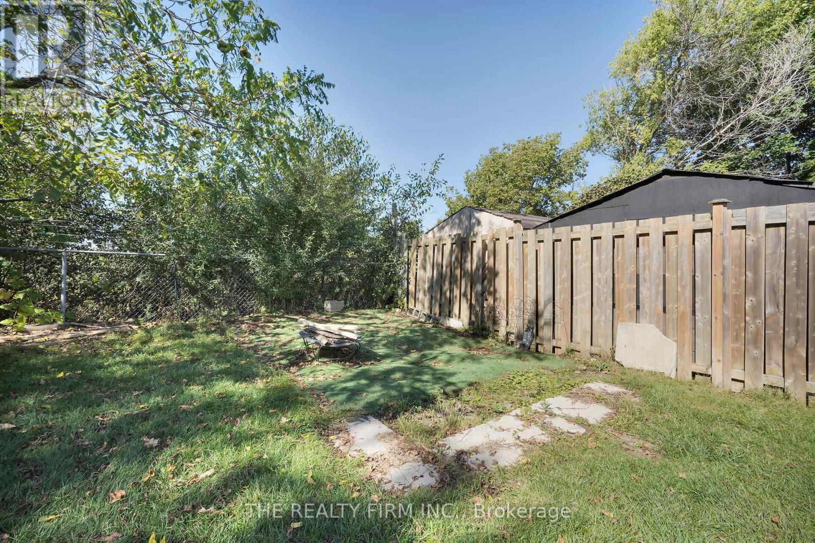 86 Mackay Avenue, London South, Ontario  N6J 2V6 - Photo 39 - X12437040