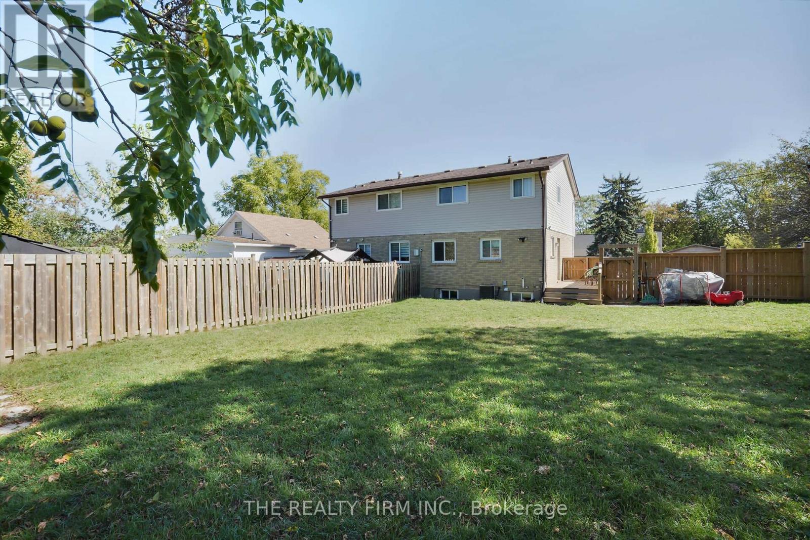 86 Mackay Avenue, London South, Ontario  N6J 2V6 - Photo 41 - X12437040