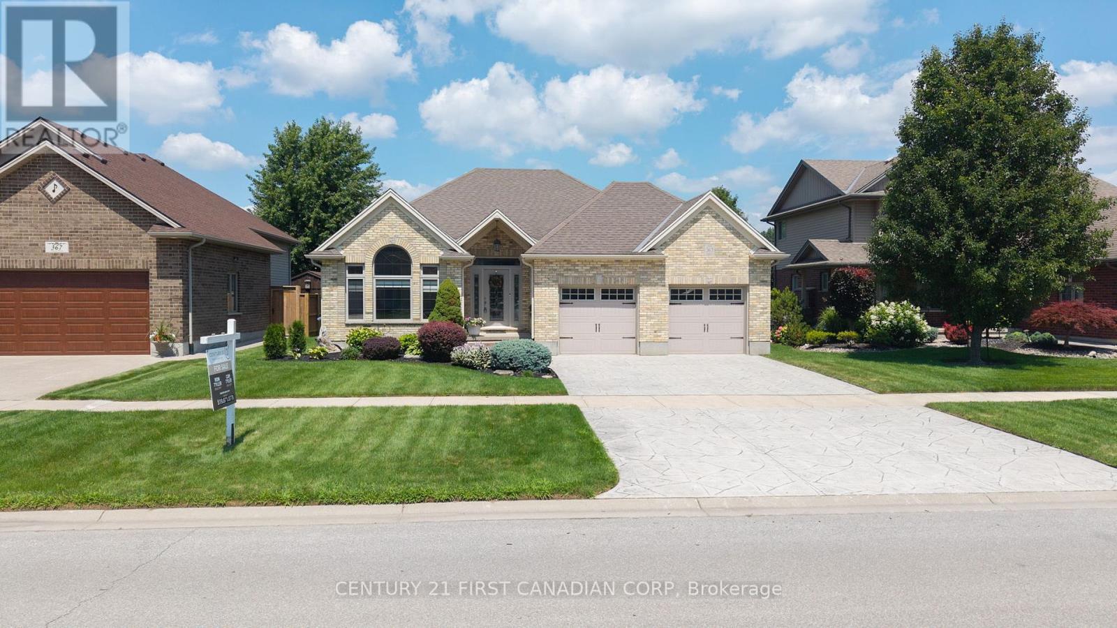 363 Darcy Drive, Strathroy-Caradoc, Ontario  N7G 0A1 - Photo 35 - X12437051