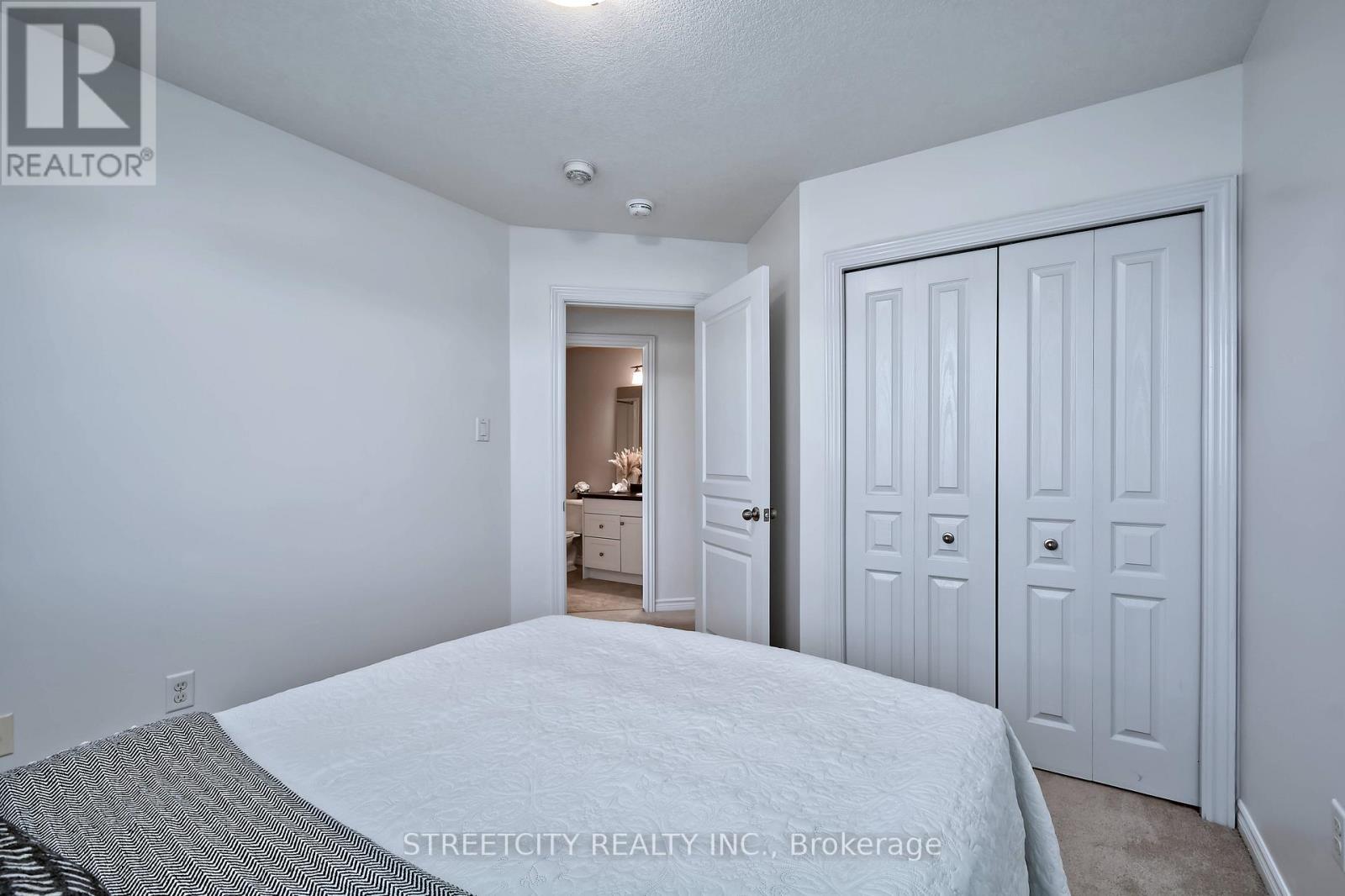 1966 Foxridge Crescent, London North, Ontario  N6G 5B4 - Photo 22 - X12437097