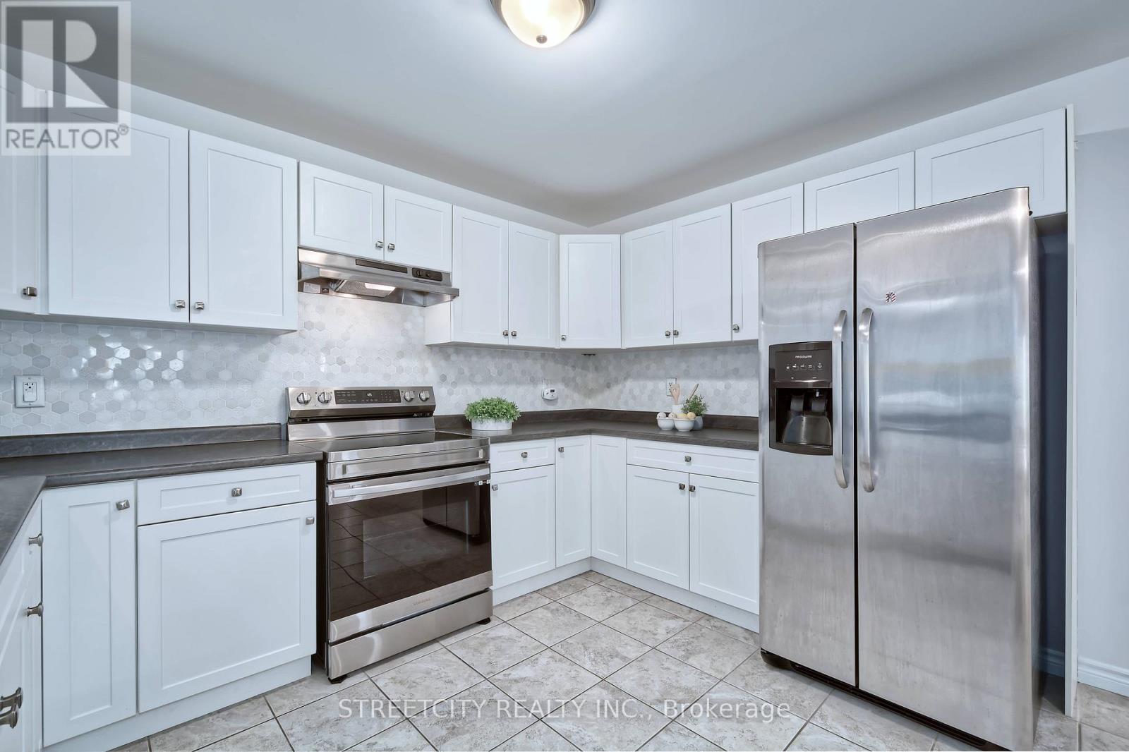 1966 Foxridge Crescent, London North, Ontario  N6G 5B4 - Photo 8 - X12437097
