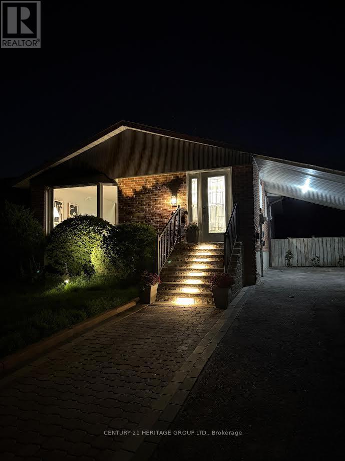 43 HOWELL SQUARE, Toronto, Ontario