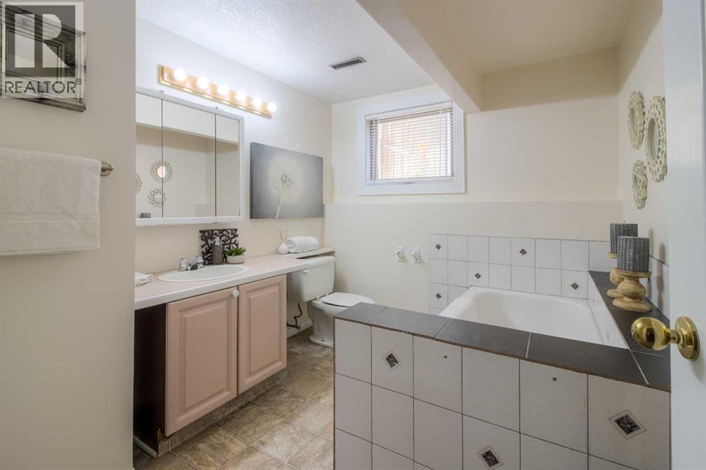 654 Columbia Boulevard W, Lethbridge, Alberta  T1K 5J9 - Photo 42 - A2259245