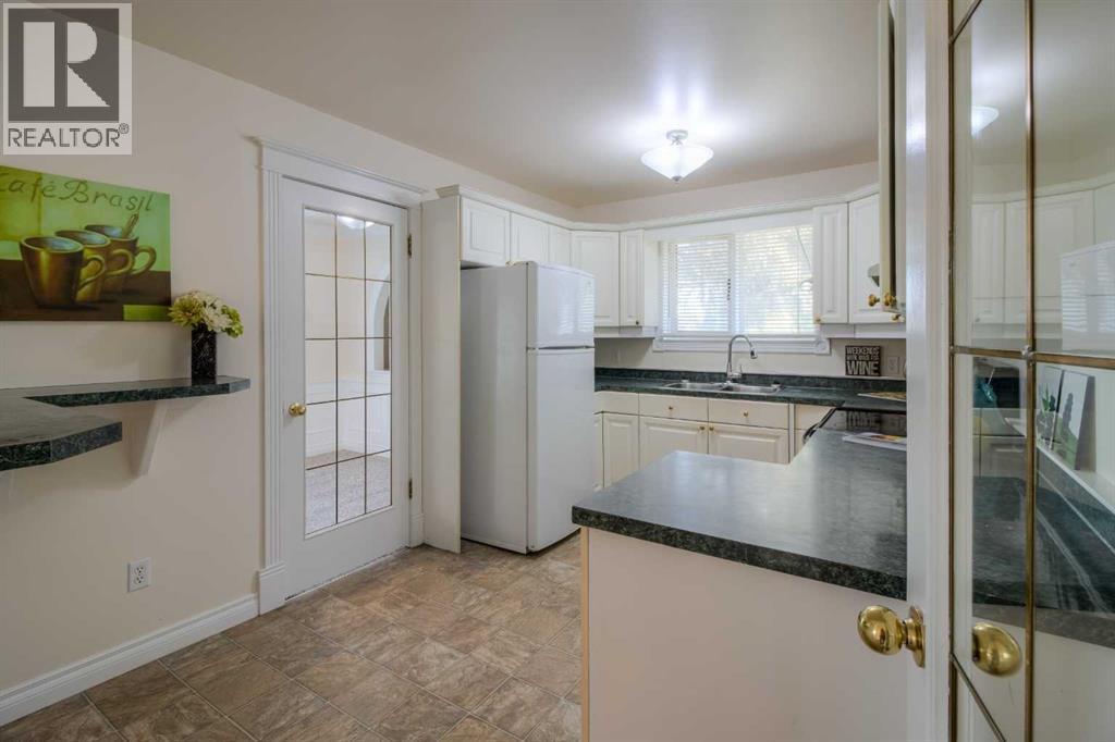 654 Columbia Boulevard W, Lethbridge, Alberta  T1K 5J9 - Photo 19 - A2259245