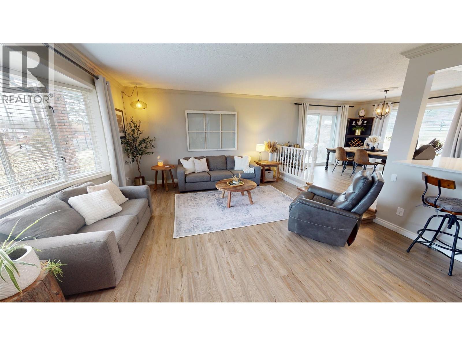 2211 9th Street S, Cranbrook, British Columbia  V1C 6Y7 - Photo 4 - 10364503