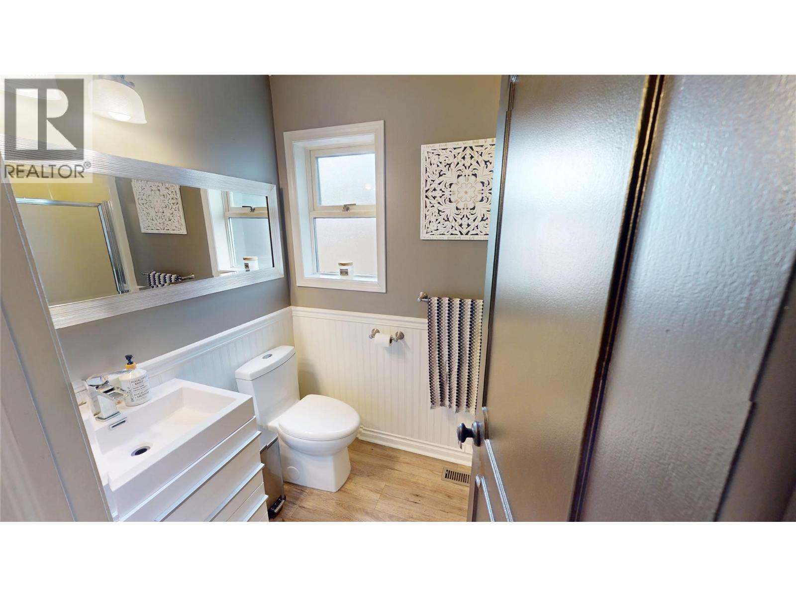 2211 9th Street S, Cranbrook, British Columbia  V1C 6Y7 - Photo 16 - 10364503