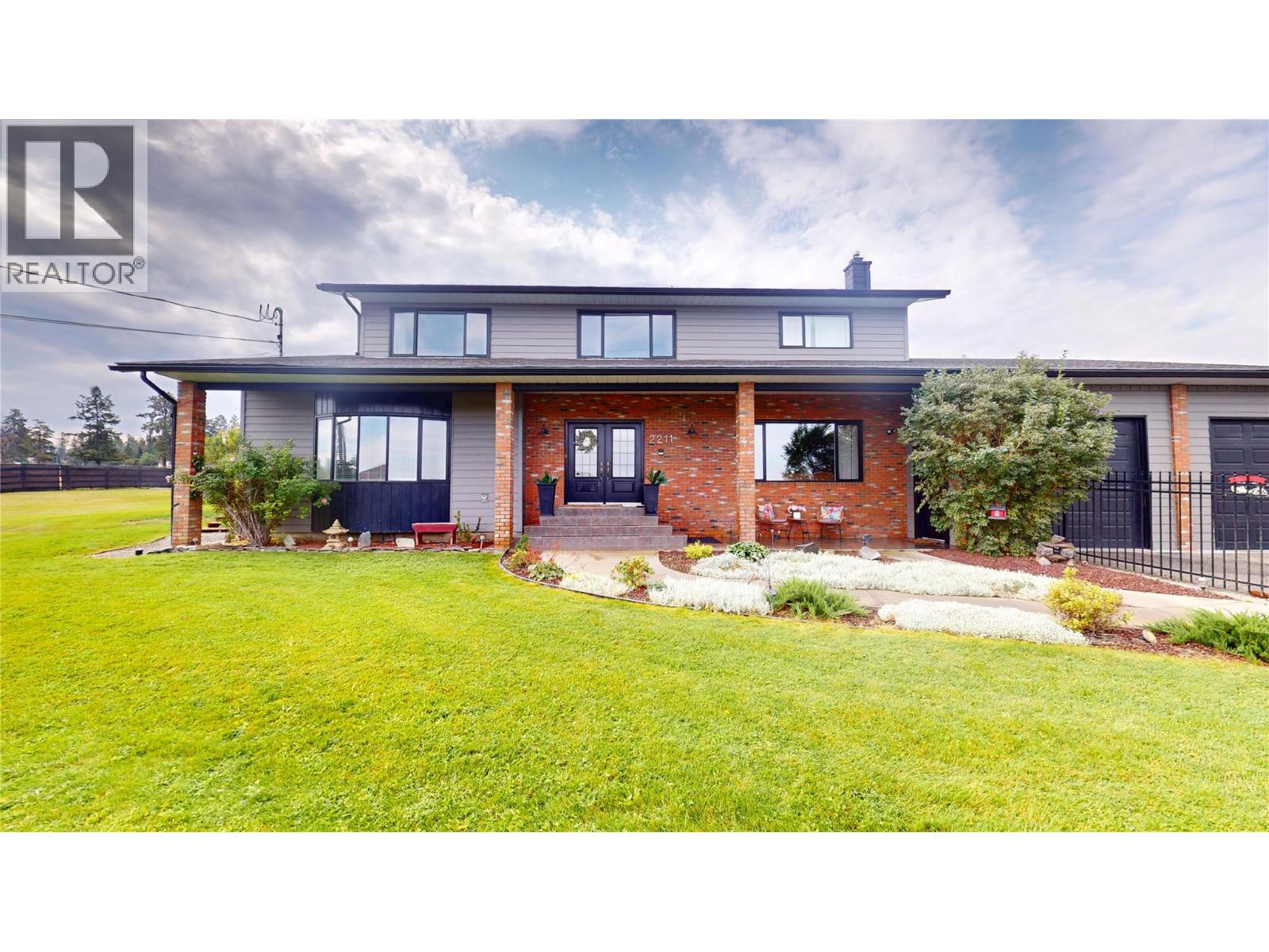 2211 9th Street S, Cranbrook, British Columbia  V1C 6Y7 - Photo 1 - 10364503