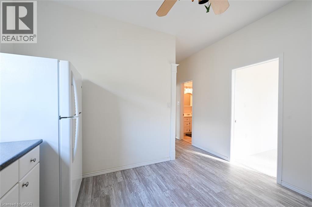 5768 Summer Street, Niagara Falls, Ontario  L2G 1M2 - Photo 7 - 40774337