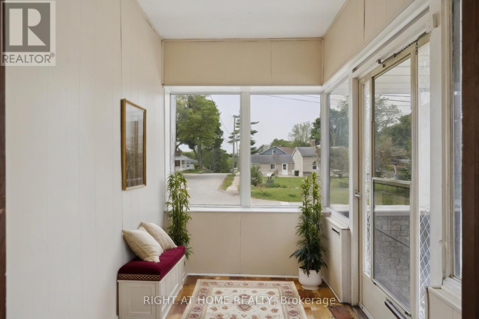 51 Frederick Street S, Halton Hills, Ontario  L7J 2B9 - Photo 4 - W12430463