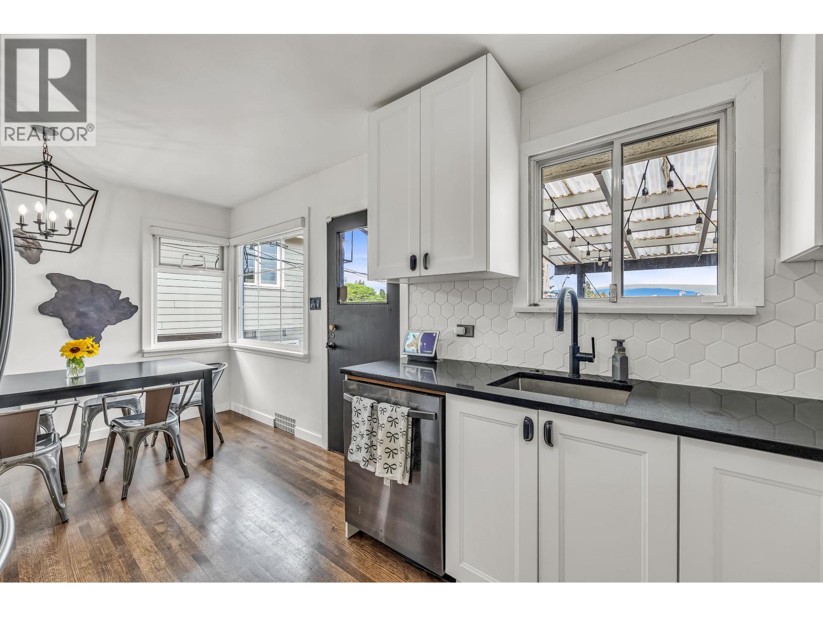 831 Surrey Street, New Westminster, British Columbia  V3L 4W3 - Photo 10 - R3053747