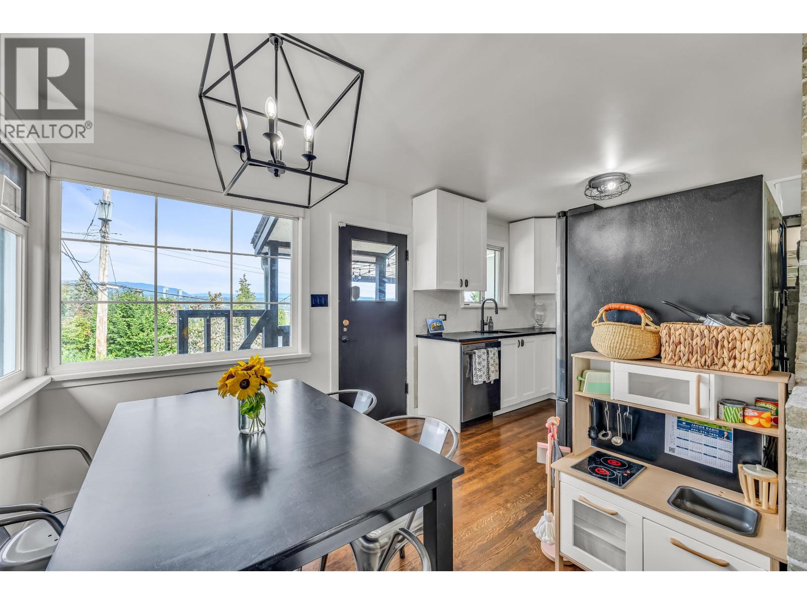 831 Surrey Street, New Westminster, British Columbia  V3L 4W3 - Photo 12 - R3053747