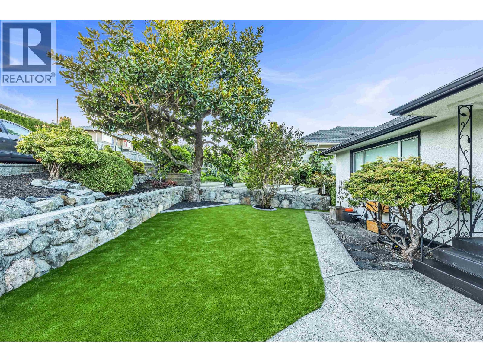 831 Surrey Street, New Westminster, British Columbia  V3L 4W3 - Photo 5 - R3053747