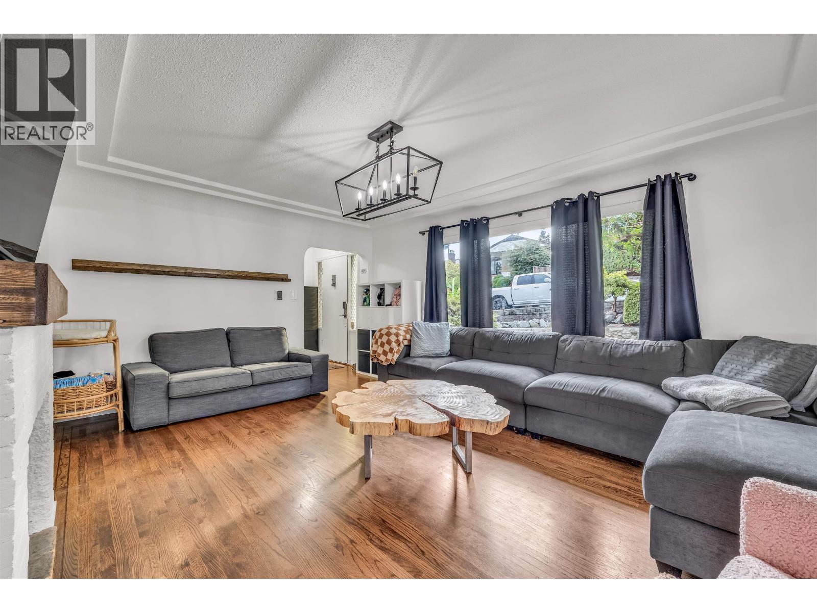 831 Surrey Street, New Westminster, British Columbia  V3L 4W3 - Photo 7 - R3053747