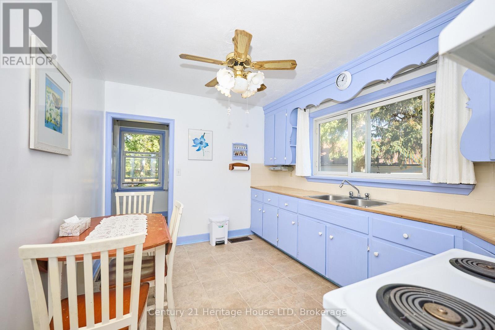 6281 Burdette Drive, Niagara Falls (Morrison), Ontario  L2E 5H1 - Photo 8 - X12436995