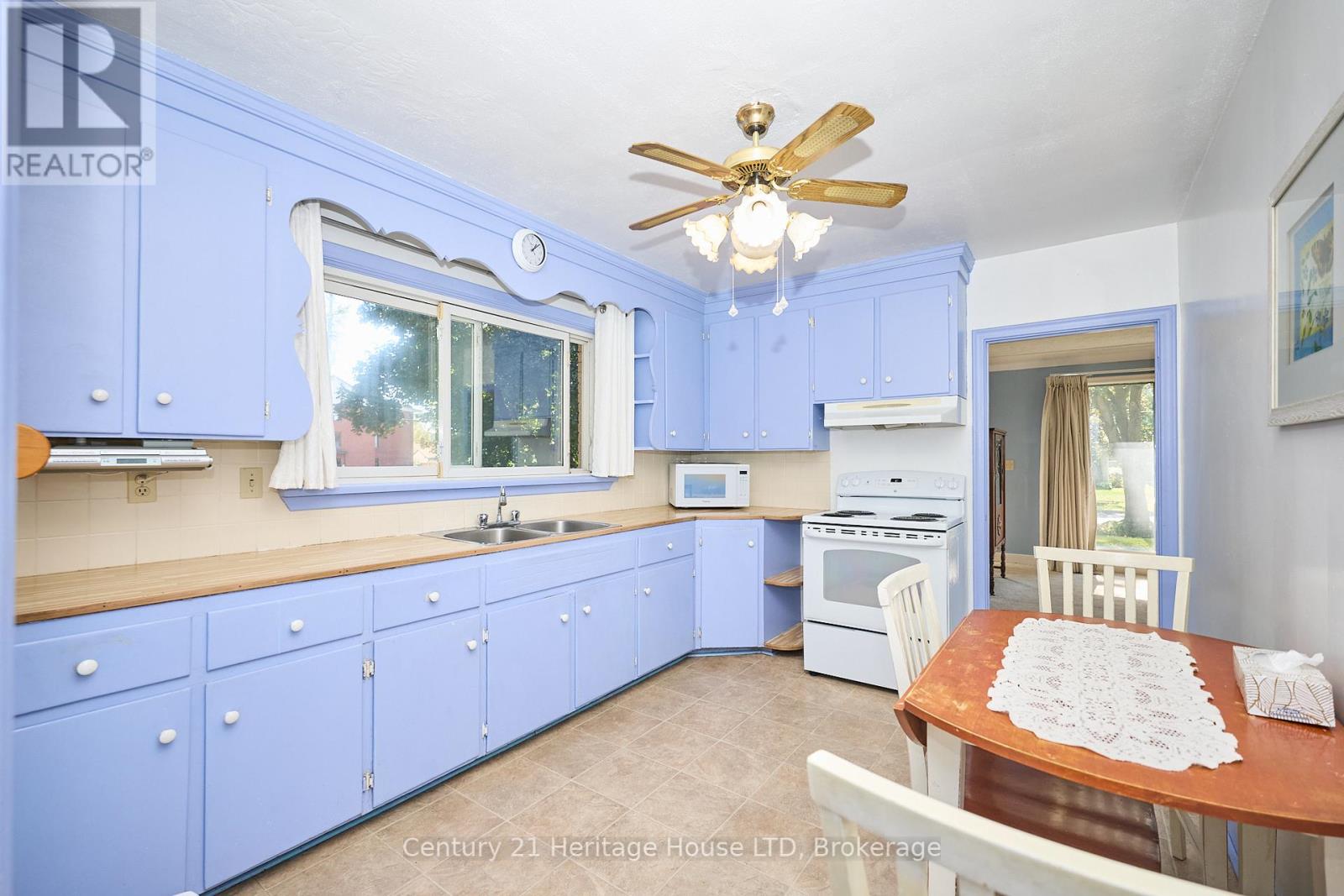 6281 Burdette Drive, Niagara Falls (Morrison), Ontario  L2E 5H1 - Photo 9 - X12436995