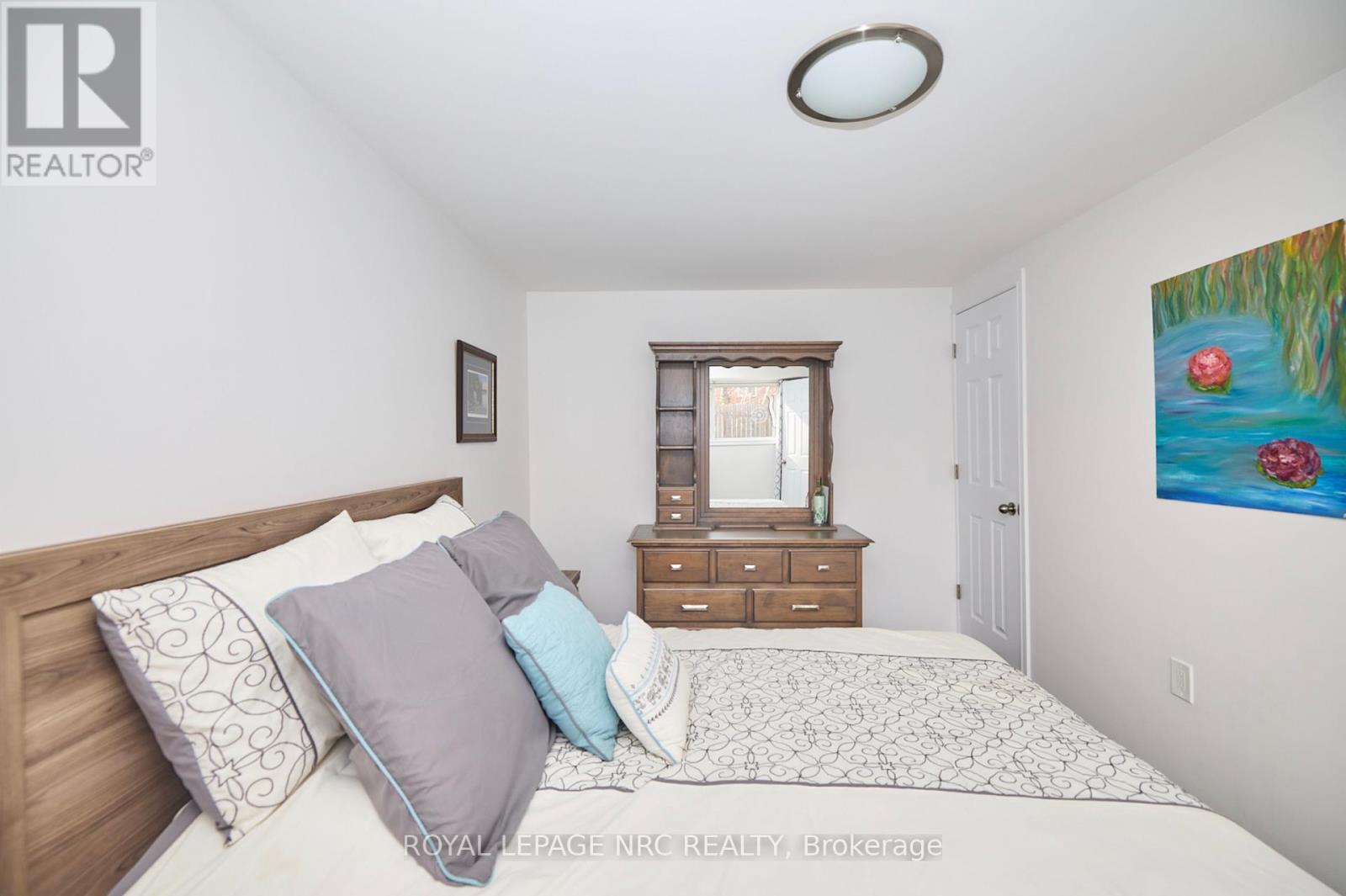 28 Ramsey Street E, St. Catharines (Lakeport), Ontario  L2N 2K1 - Photo 19 - X12437028
