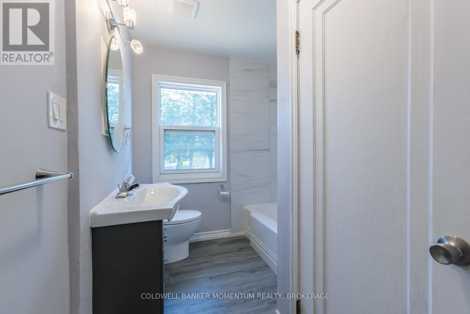 2 Foley Crescent, Thorold (Thorold Downtown), Ontario  L2V 2K8 - Photo 14 - X12437085