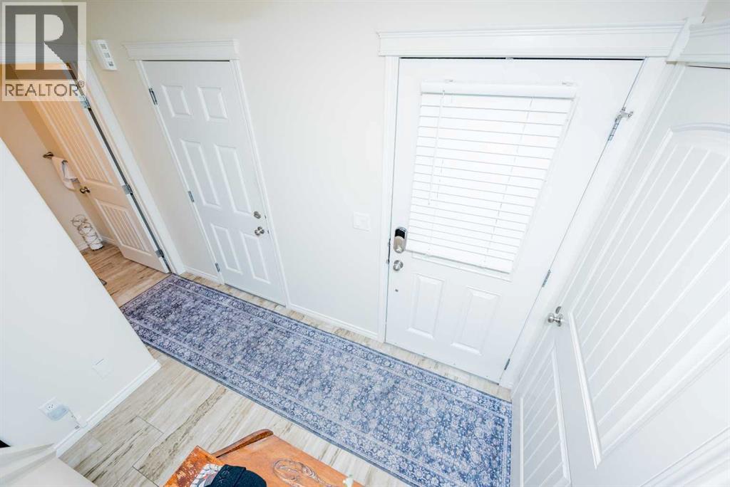 Property at 9322 91A Street image 4