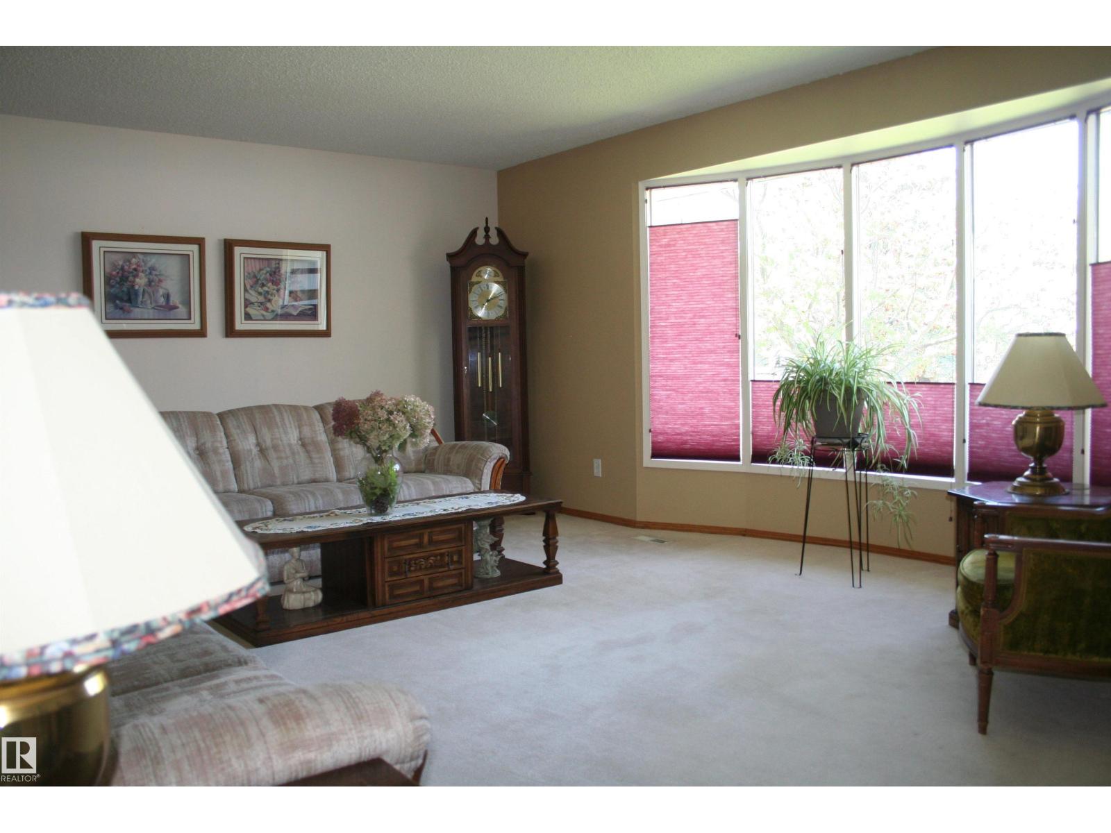 768 Lee Ridge Rd Nw, Edmonton, Alberta  T6K 0P7 - Photo 4 - E4456058