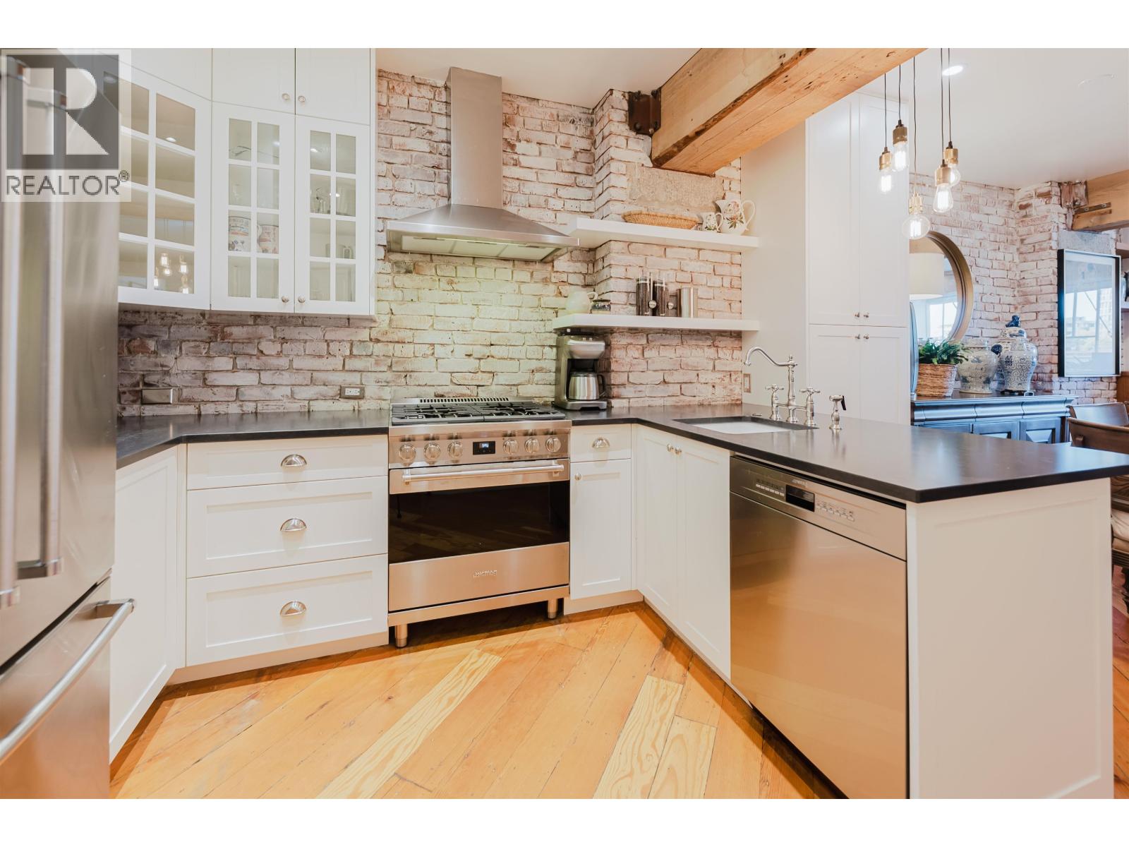 210 1178 HAMILTON STREET, Vancouver, British Columbia