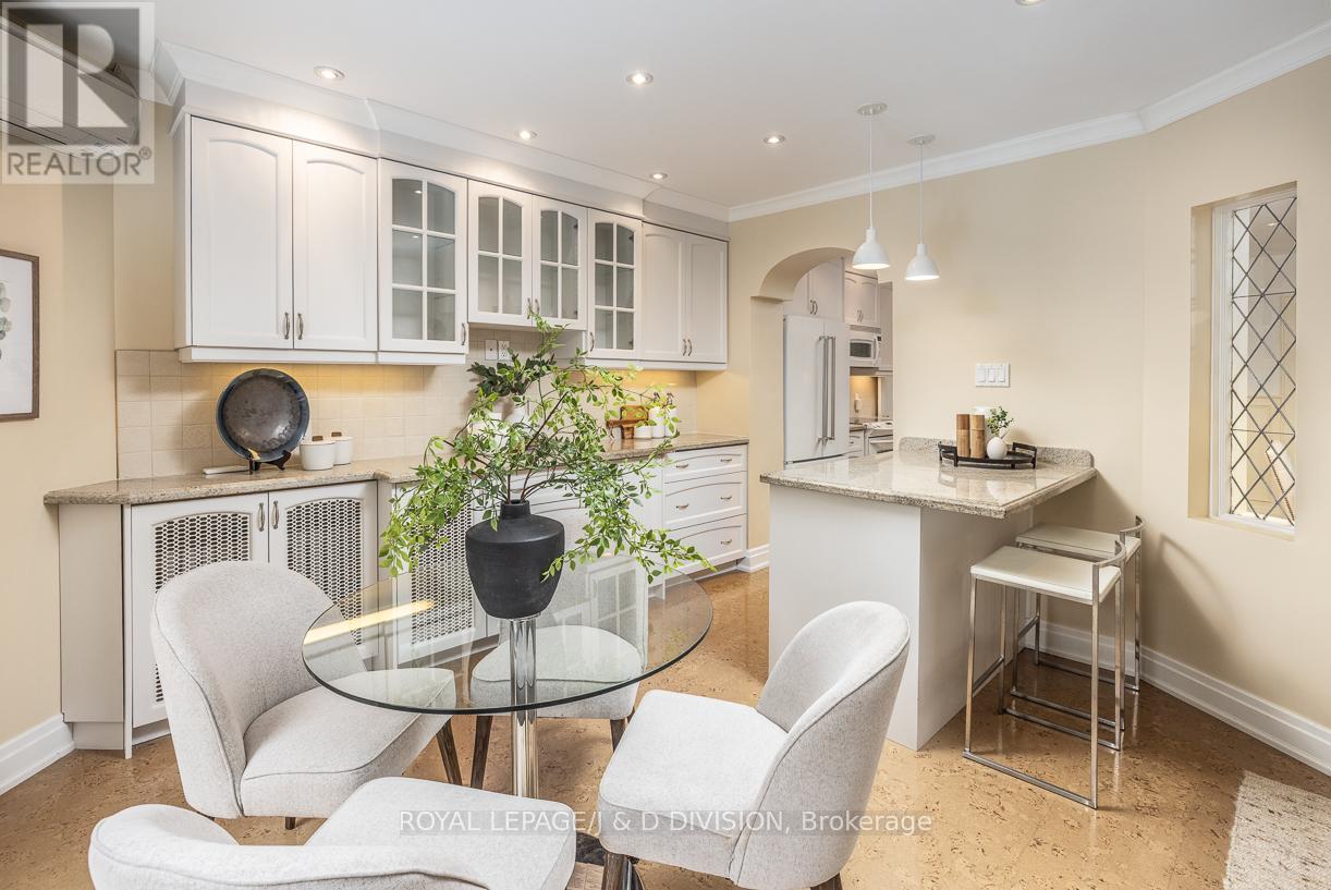 193 Glenview Avenue, Toronto, Ontario  M4R 1R4 - Photo 15 - C12436722