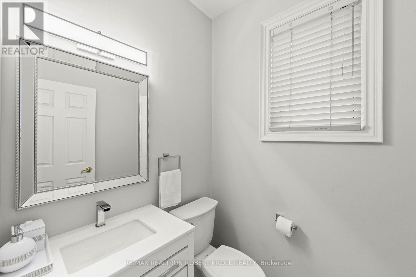 10 Gorman Park Road, Toronto, Ontario  M3H 3K4 - Photo 4 - C12436737