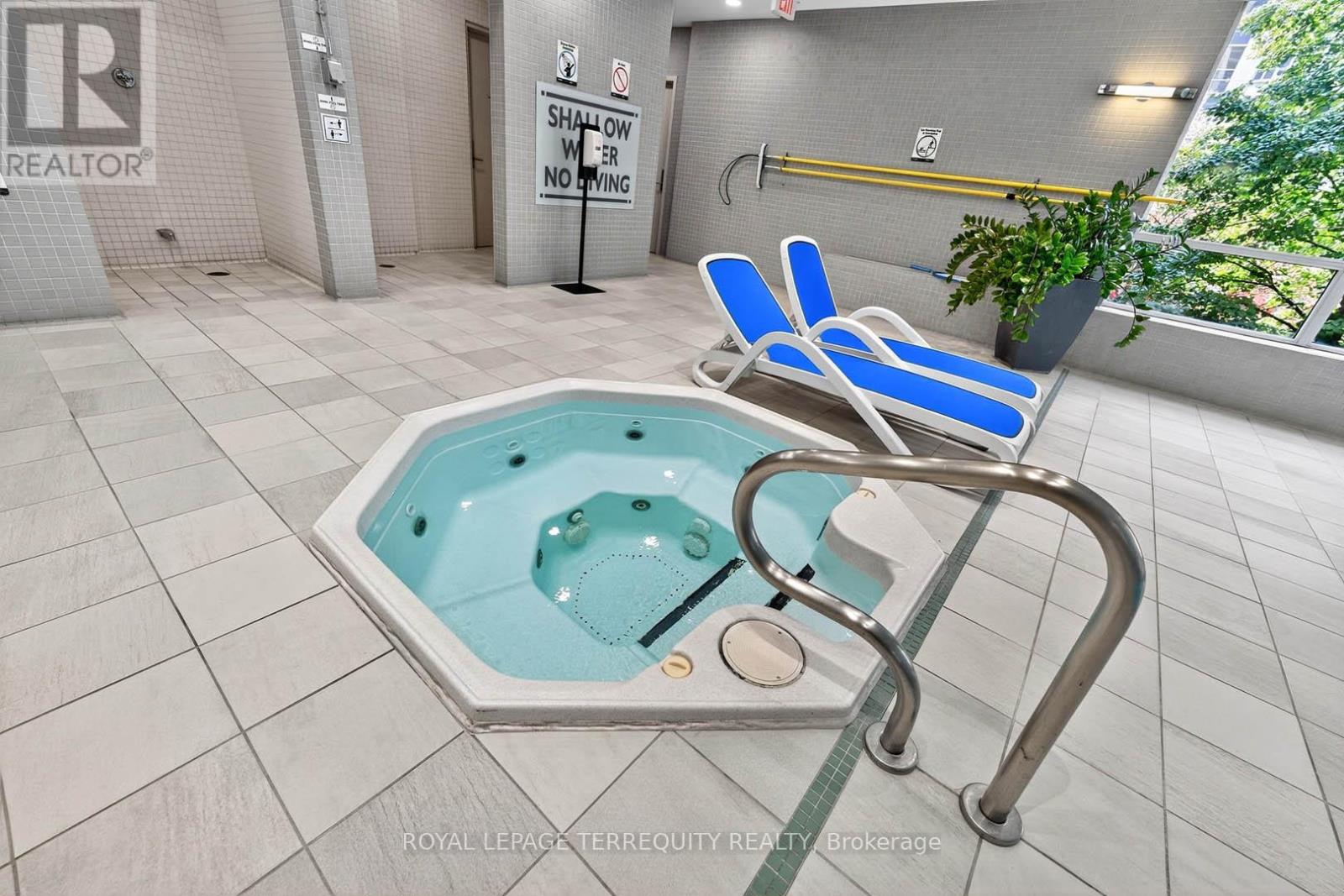 2510 - 10 Northtown Way, Toronto, Ontario  M2N 7L4 - Photo 34 - C12436773