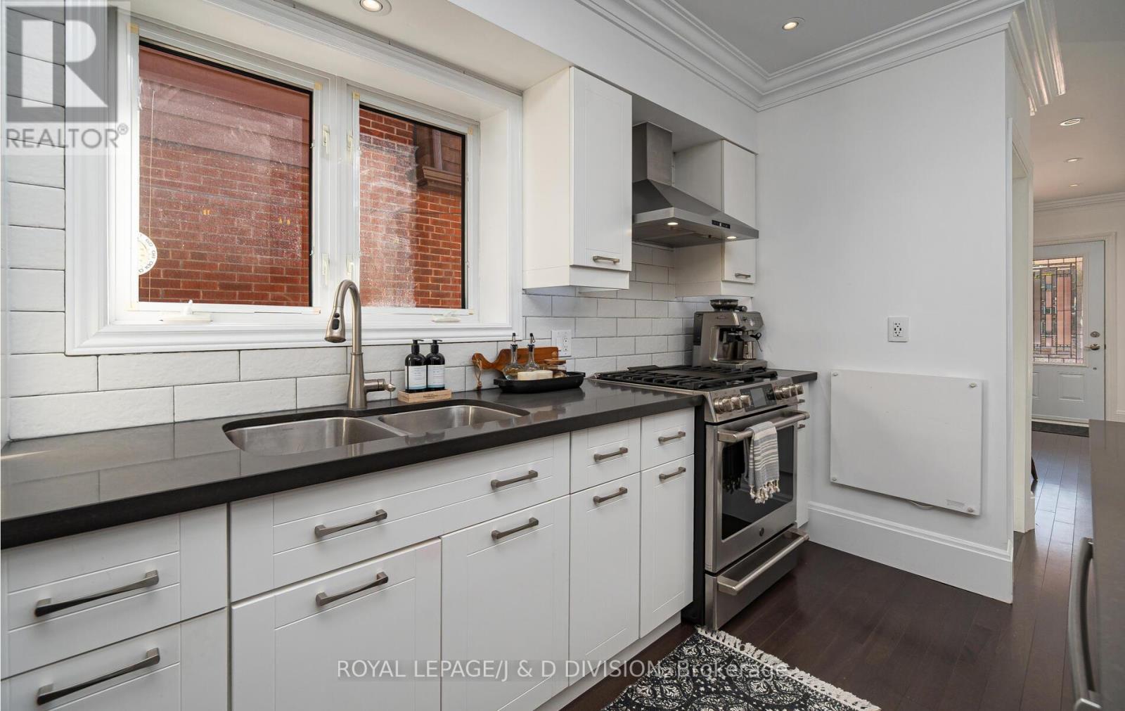151 Forman Avenue, Toronto, Ontario  M4S 2R9 - Photo 15 - C12436882