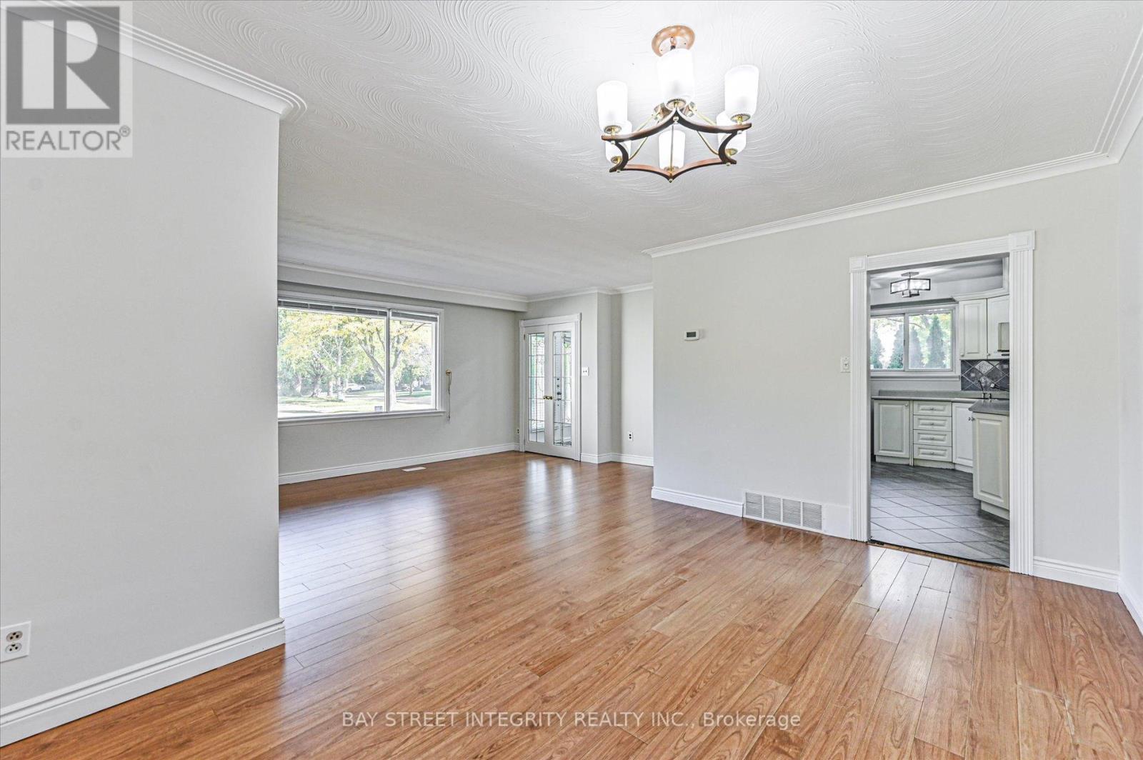 1 Caines Avenue, Toronto, Ontario  M2M 1G1 - Photo 10 - C12436915