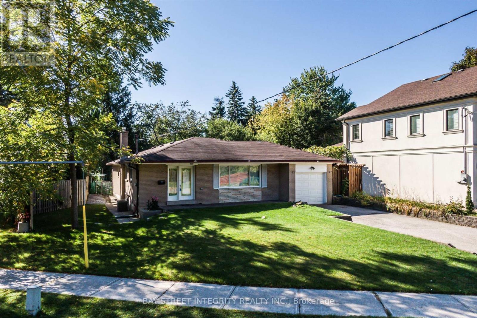 1 Caines Avenue, Toronto, Ontario  M2M 1G1 - Photo 4 - C12436915