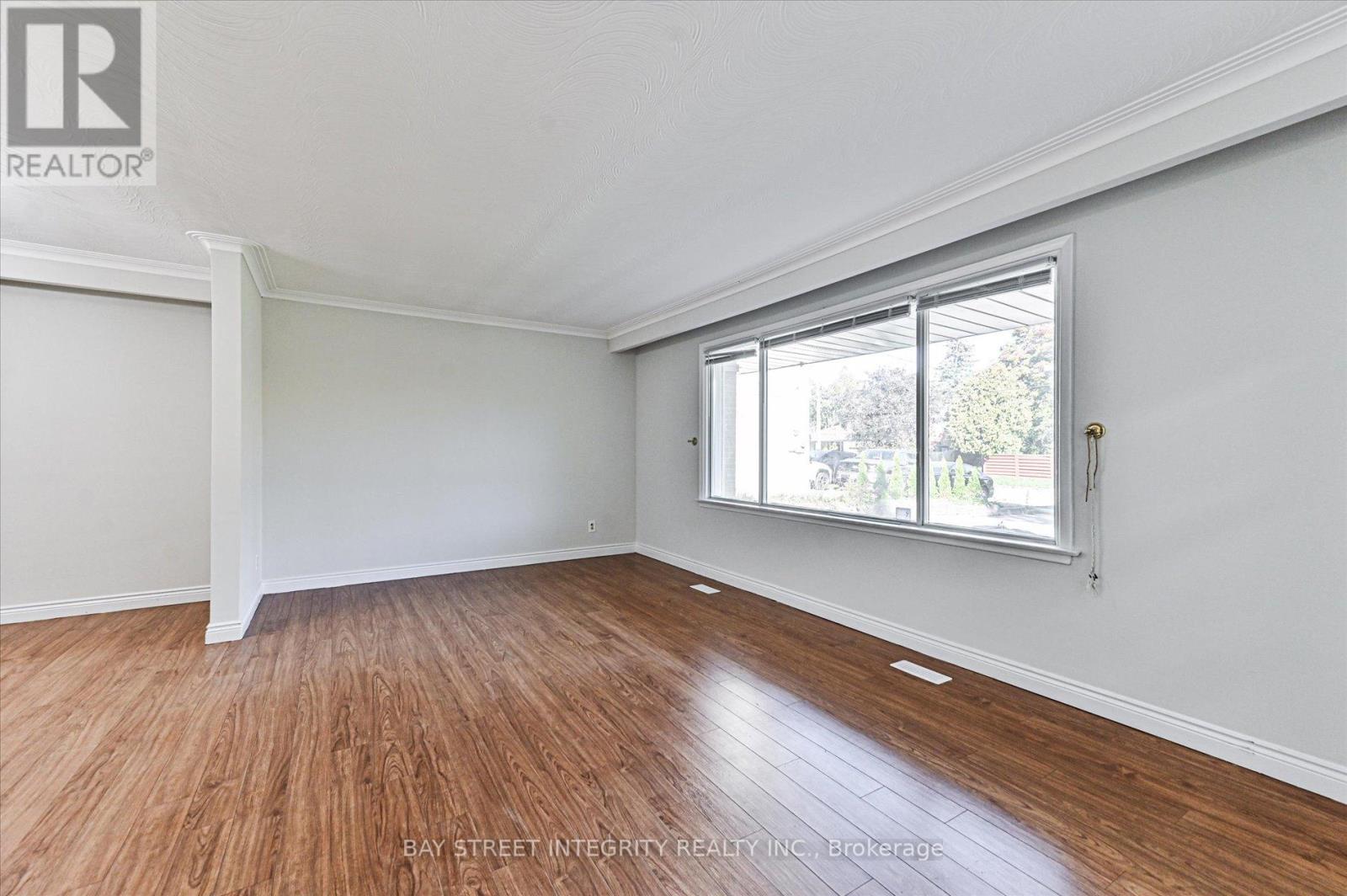 1 Caines Avenue, Toronto, Ontario  M2M 1G1 - Photo 6 - C12436915