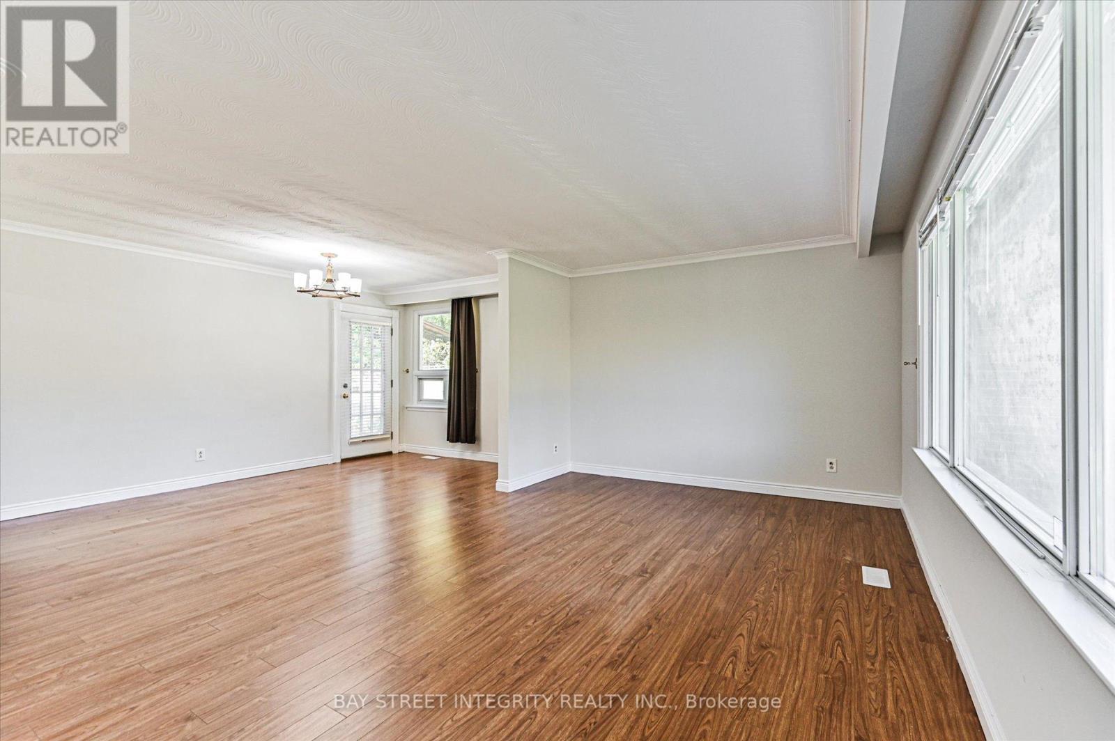 1 Caines Avenue, Toronto, Ontario  M2M 1G1 - Photo 8 - C12436915
