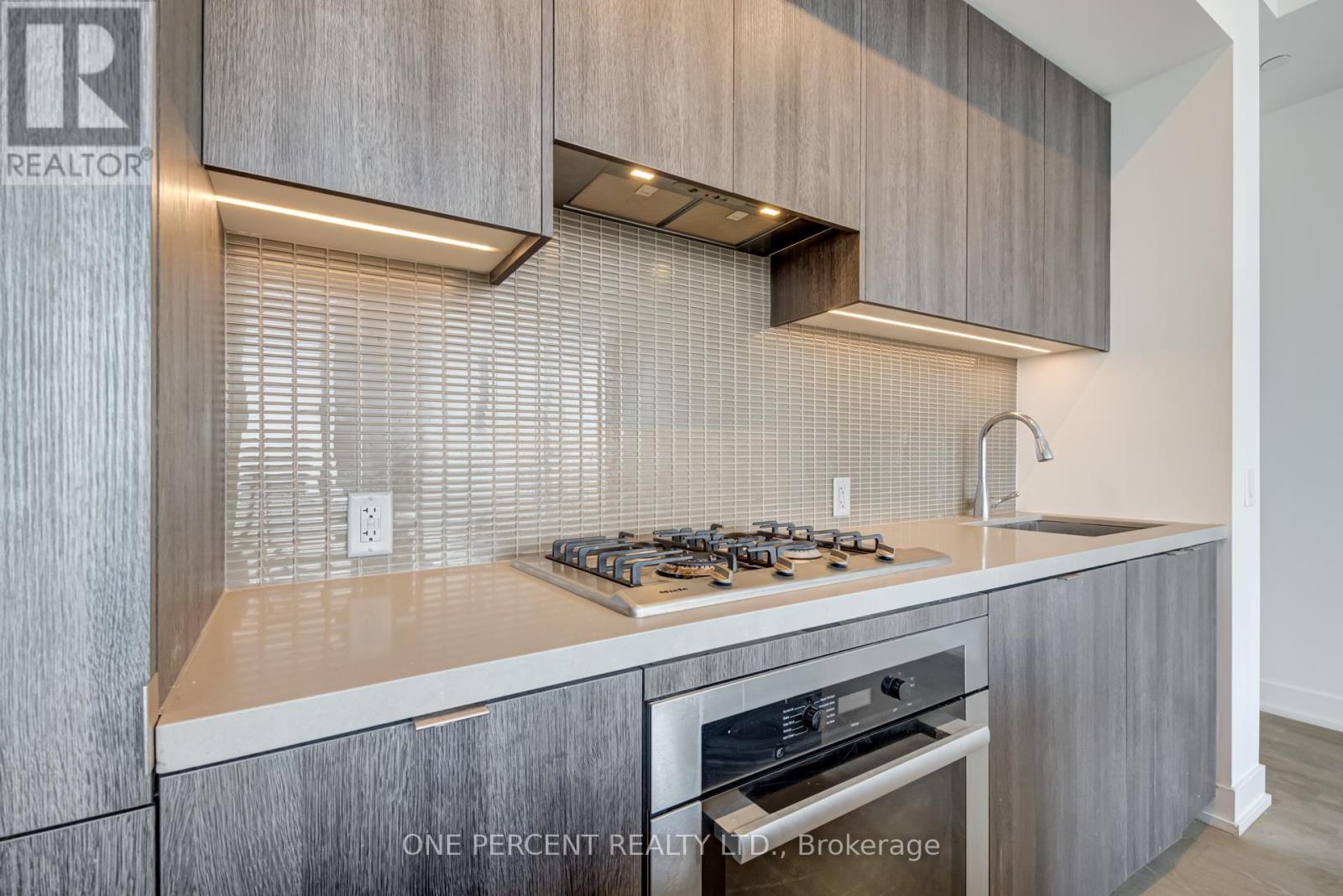 6108 - 7 Grenville Street, Toronto, Ontario  M4Y 1A1 - Photo 11 - C12436916