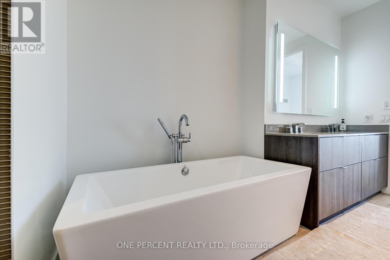 6108 - 7 Grenville Street, Toronto, Ontario  M4Y 1A1 - Photo 22 - C12436916