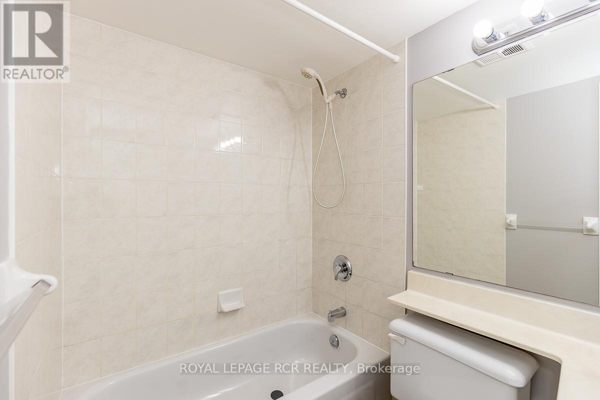 2012 - 23 Lorraine Drive, Toronto, Ontario  M2N 6Z6 - Photo 33 - C12436917