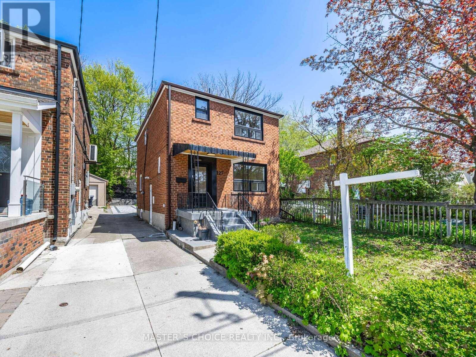 127 HIGHFIELD ROAD, Toronto, Ontario