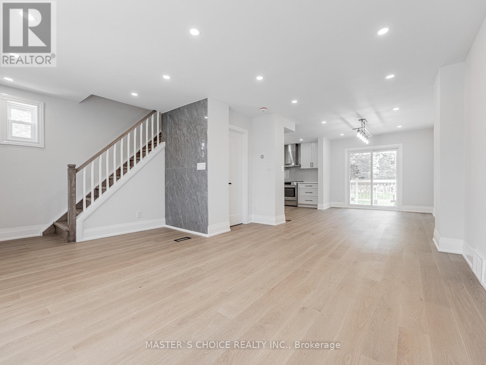 127 Highfield Road, Toronto, Ontario  M4L 2T9 - Photo 10 - E12436760